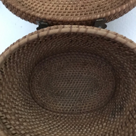 Vintage basket handbag/sewing or knitting basket all flaws are shown in pictures - Picture 8 of 13